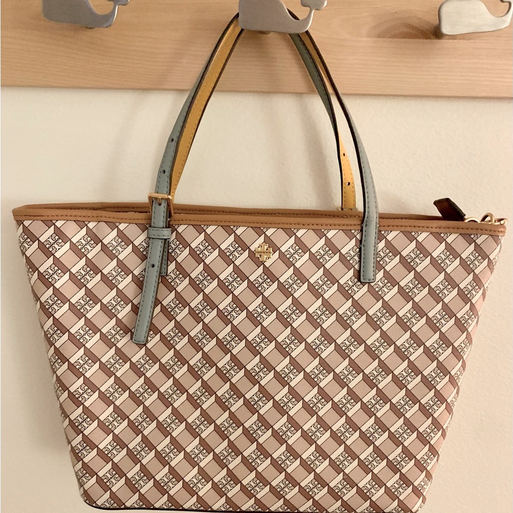 Tory Burch Tote 🌼